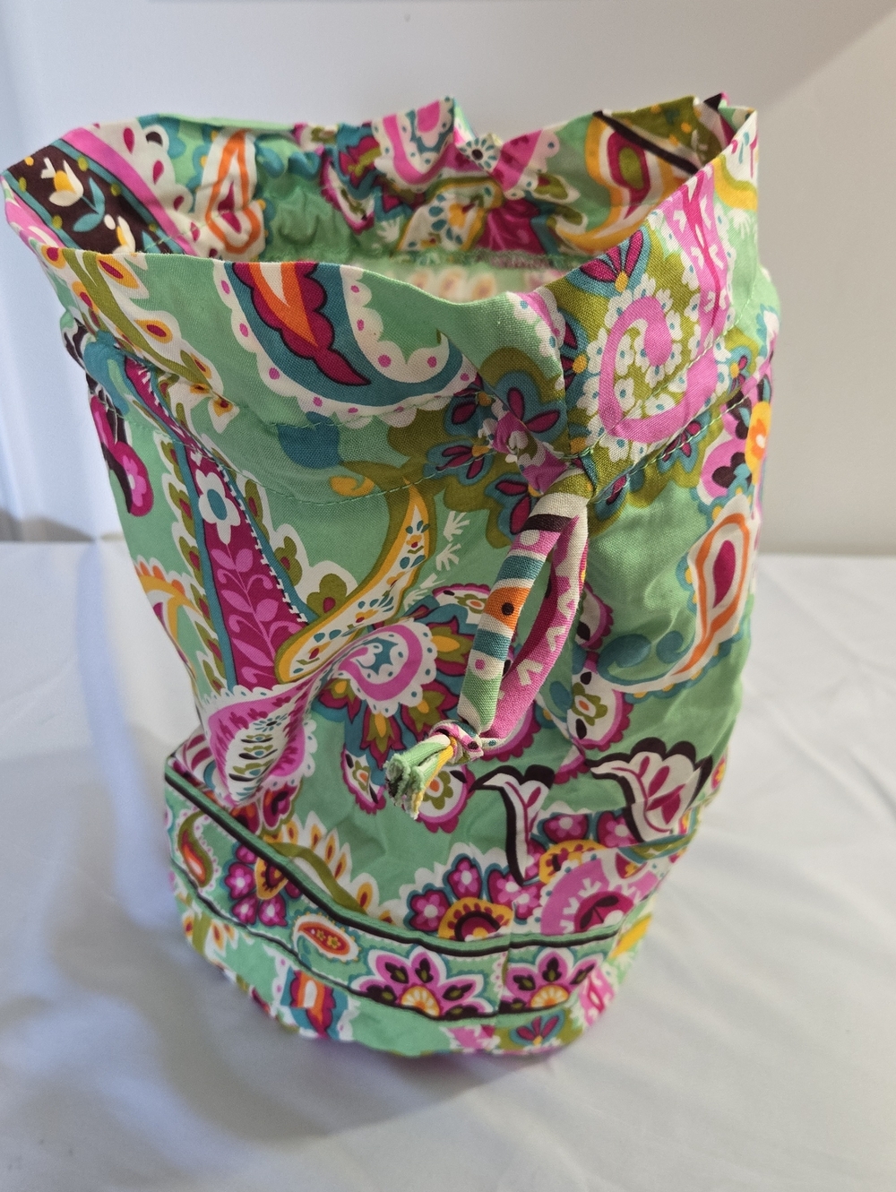 Women’s Drawstring Ditty Bucket Bag in Mint Paisley